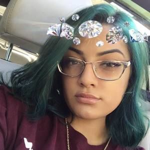 Meet your Posher, Lea